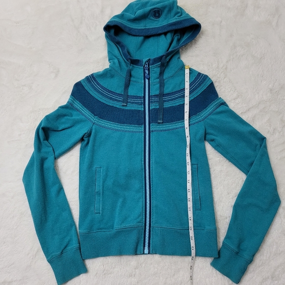 Vintage Lululemon turquoise sweater - Picture 2 of 10